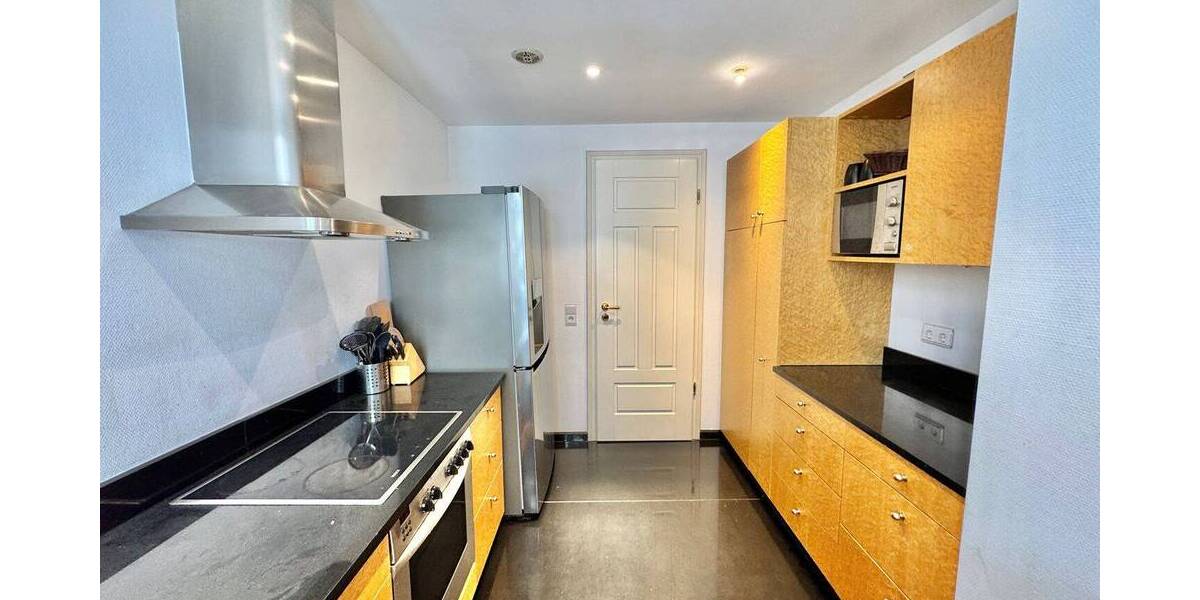 Etagenwohnung Stuttgart Mitte - 5 Zimmer, 130 m&sup2;, 2.700&euro; | Angebot:23987384