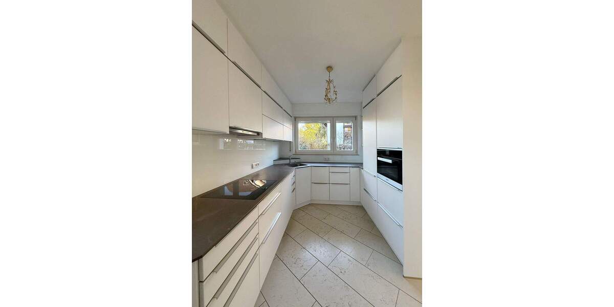 Mehrfamilienhaus, Wohnhaus Nürtingen - 5 Zimmer, 175 m&sup2;, 2.700&euro; | Angebot:24557708