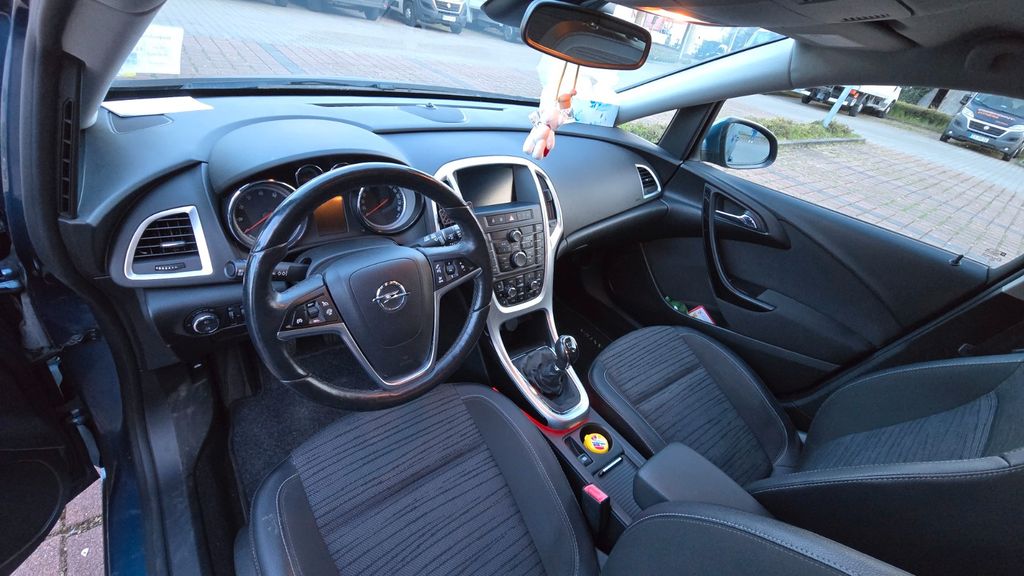 Opel Astra 143.500 km 6.250 &euro; Esslingen 73730