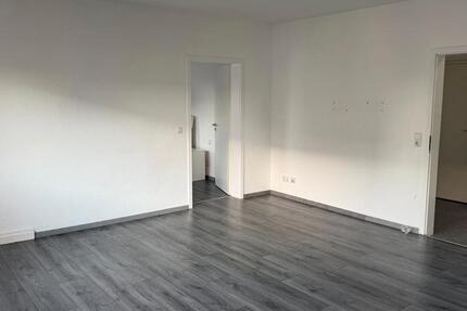 Wohnung Esslingen am Neckar Pliensauvorstadt - 4 Zimmer, 110 m&sup2;, 1.500&euro; | Angebot:26271063