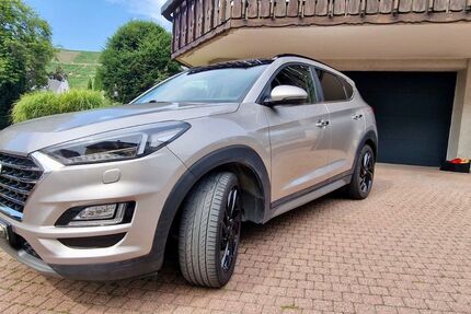 Hyundai TUCSON 117.500 km 16.890 &euro; Mundelsheim 74395