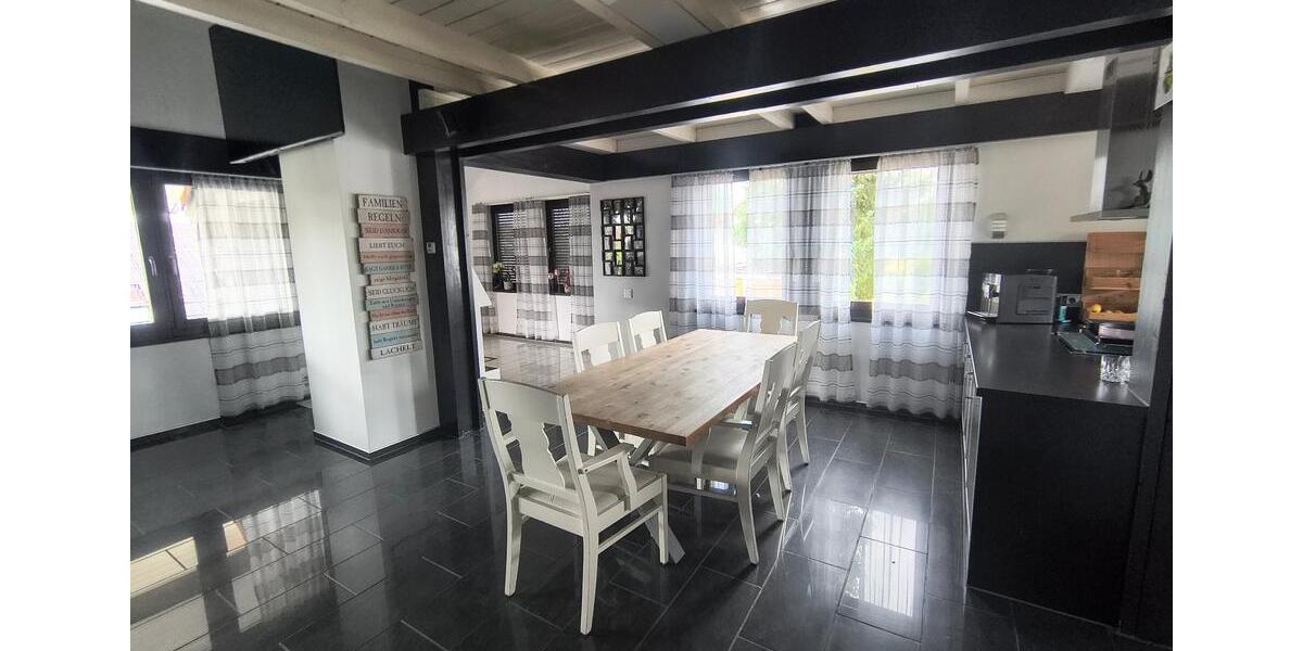 Einfamilienhaus Ebersbach an der Fils - 8 Zimmer, 214 m&sup2;, 795.000&euro; | Angebot:27165341