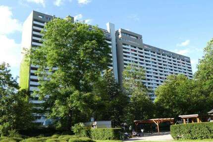 Wohnung zum Mieten in Stuttgart 1.200 € 90 m² 3 zimmer