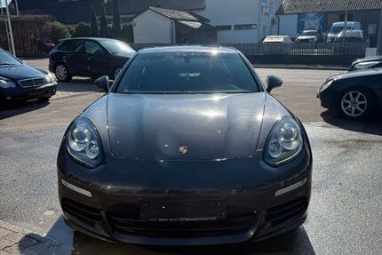 Porsche Panamera 189.875 km 25.500 &euro; Asperg 71679