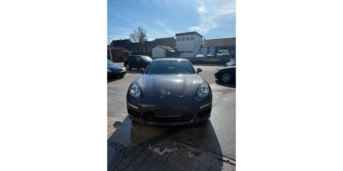Porsche Panamera 189.875 km 25.500 &euro; Asperg 71679