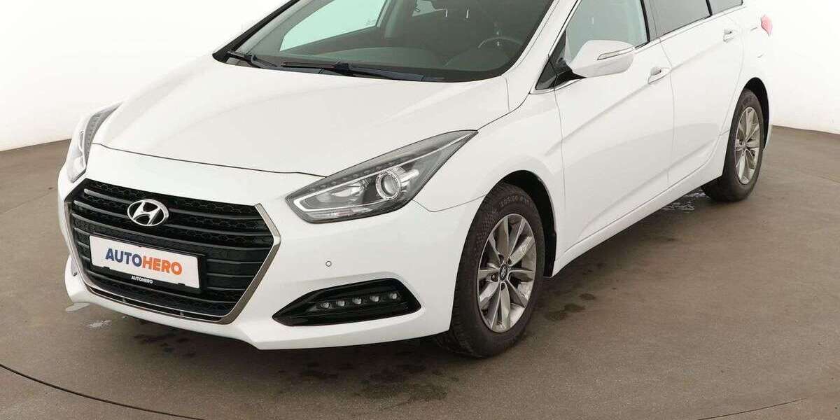 Hyundai i40 104.936 km 12.990 &euro; Stuttgart 70195