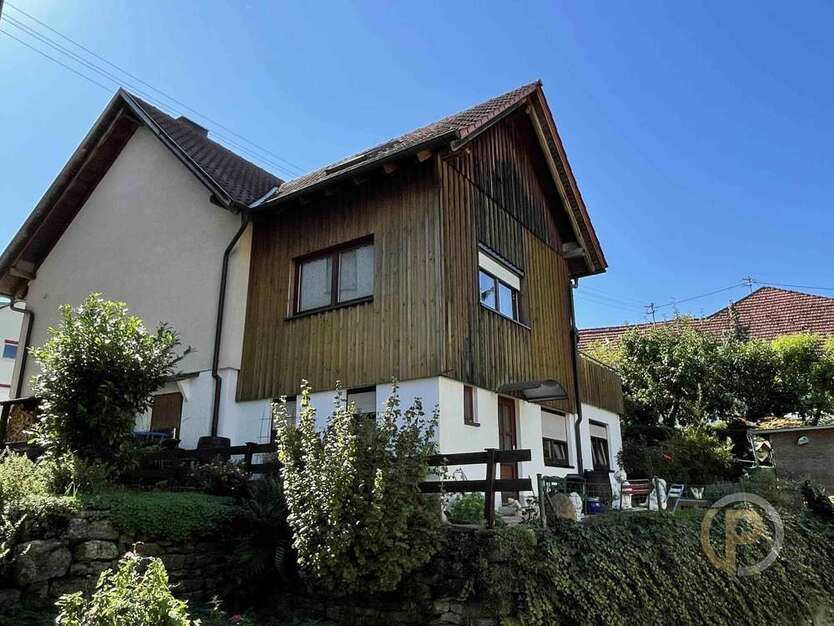 Haus zum Kaufen in Waiblingen Neustadt 438.000 € 215 m² 9 zimmer