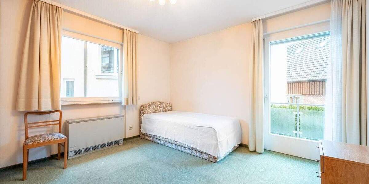 Mehrfamilienhaus, Wohnhaus Stuttgart Degerloch - 9 Zimmer, 140 m&sup2;, 740.000&euro; | Angebot:24635350