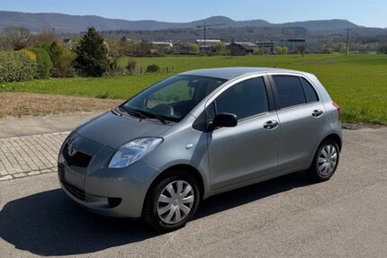 Toyota Yaris 106.000 km 2.900 &euro; Metzingen 72555