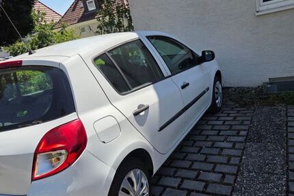Renault Clio 220.000 km 1.999 &euro; Stuttgart 70327
