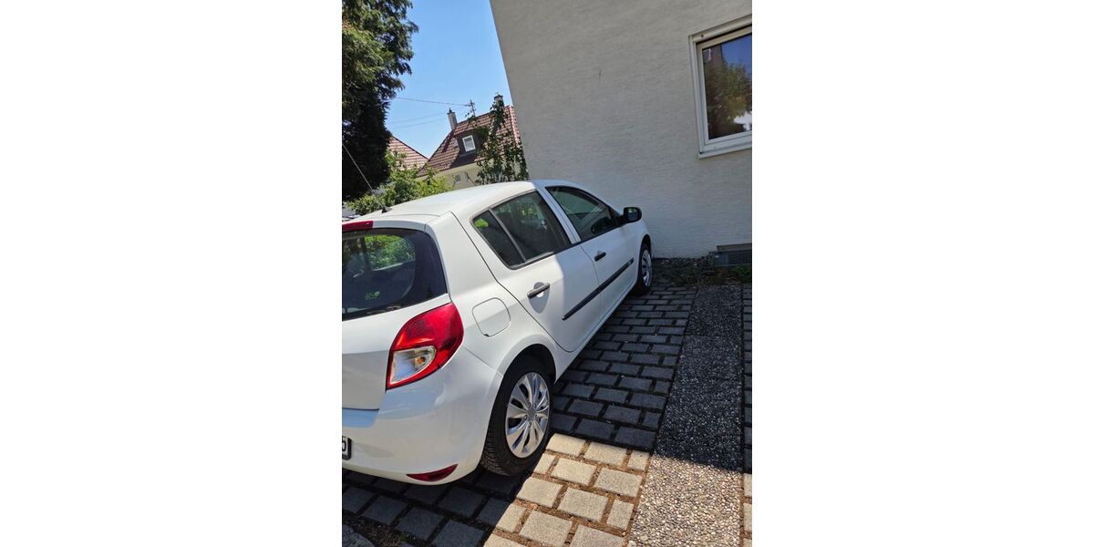 Renault Clio 220.000 km 1.999 &euro; Stuttgart 70327