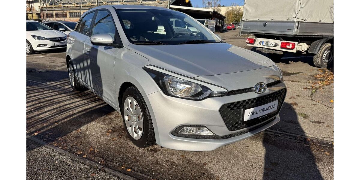 Hyundai i20 74.000 km 9.599 € Stuttgart 70469