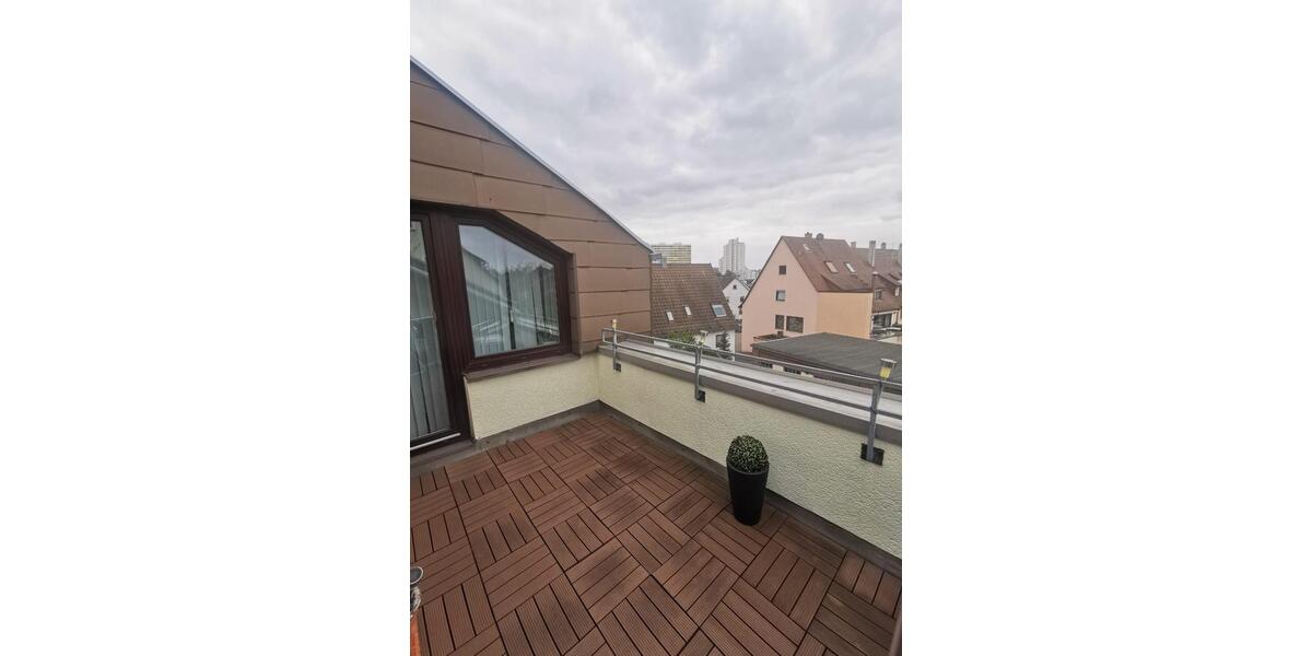 Dachgeschoßwohnung Leonberg - 3.5 Zimmer, 94 m&sup2;, 1.150&euro; | Angebot:26293156