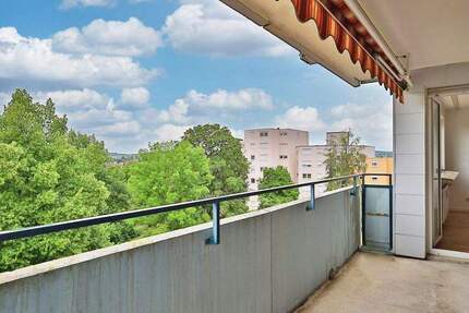 Ideal geschnittene Wohnung mit Gestaltungspotential und Süd-Balkon 4 zimmer