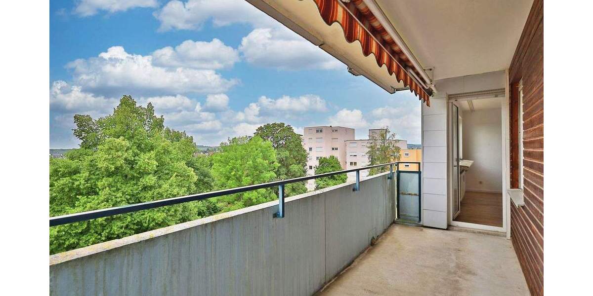 Ideal geschnittene Wohnung mit Gestaltungspotential und Süd-Balkon 4 zimmer