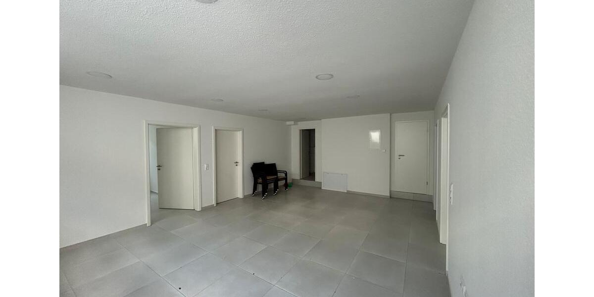 Etagenwohnung Fellbach - 4 Zimmer, 110 m&sup2;, 1.050&euro; | Angebot:23743567