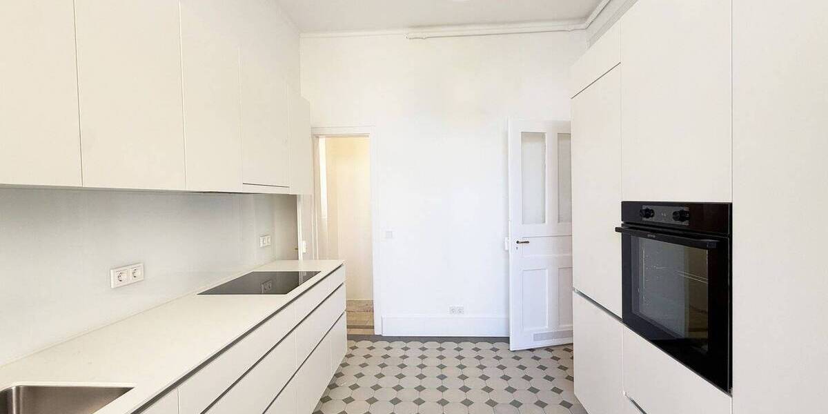 Etagenwohnung Stuttgart Mitte - 5 Zimmer, 170 m&sup2;, 2.980&euro; | Angebot:26364041
