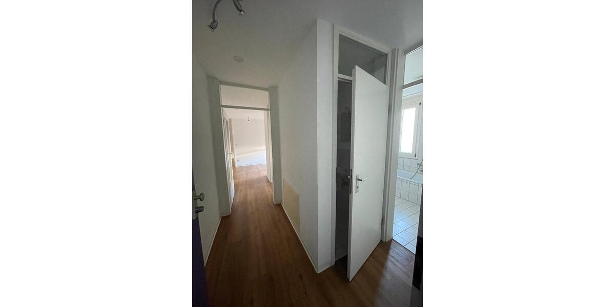 Etagenwohnung Esslingen am Neckar Oberesslingen - 2 Zimmer, 66 m&sup2;, 731&euro; | Angebot:24878019