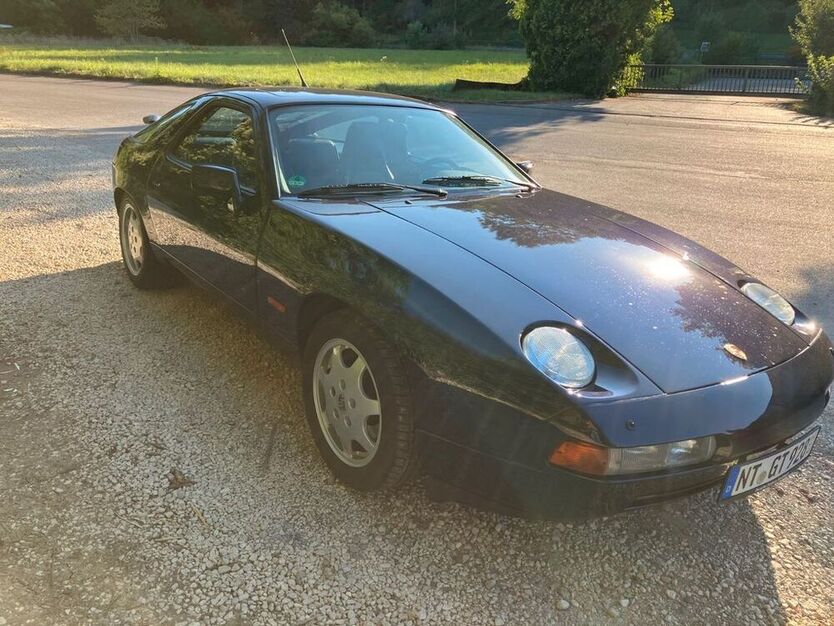 928