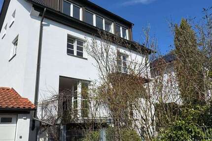 Haus Stuttgart Degerloch - 8 Zimmer, 216 m&sup2;, 1.950.000&euro; | Angebot:26278410