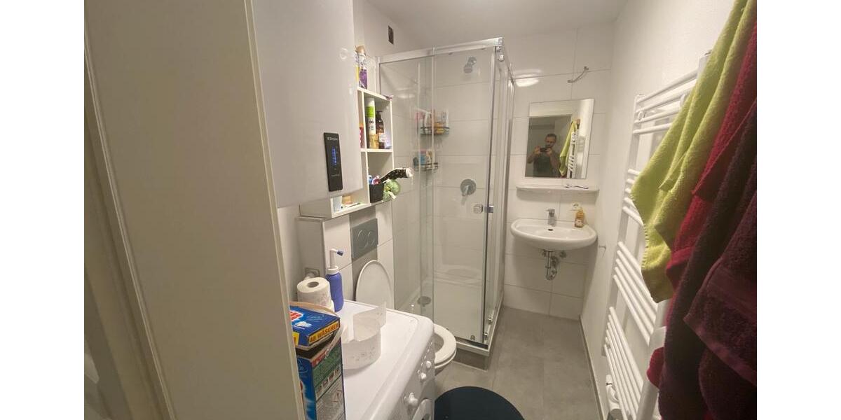 Dachgeschoßwohnung Stuttgart Luginsland - 14 Zimmer, 68 m&sup2;, 400&euro; | Angebot:26396759