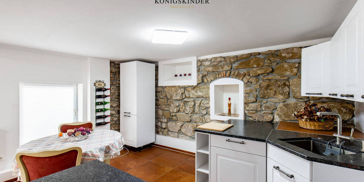 Mehrfamilienhaus, Wohnhaus Ditzingen / Hirschlanden Hirschlanden - 8 Zimmer, 199 m&sup2;, 699.000&euro; | Angebot:26450316