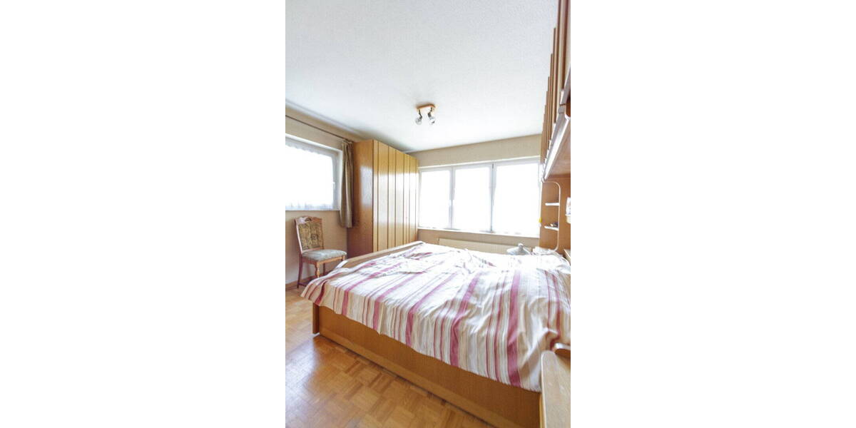 Einfamilienhaus Nürtingen Oberensingen - 8 Zimmer, 180 m&sup2;, 695.000&euro; | Angebot:26122742