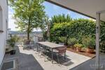 Stilvolles Einfamilienhaus mit phantastischer Aussicht, Garten, Terrassen und EinliegerWohnung!