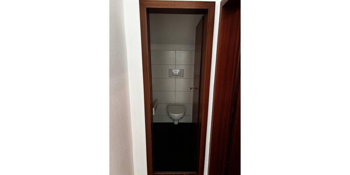 Reihenendhaus Stuttgart Nord - 7 Zimmer, 198 m&sup2;, 2.950&euro; | Angebot:26886443