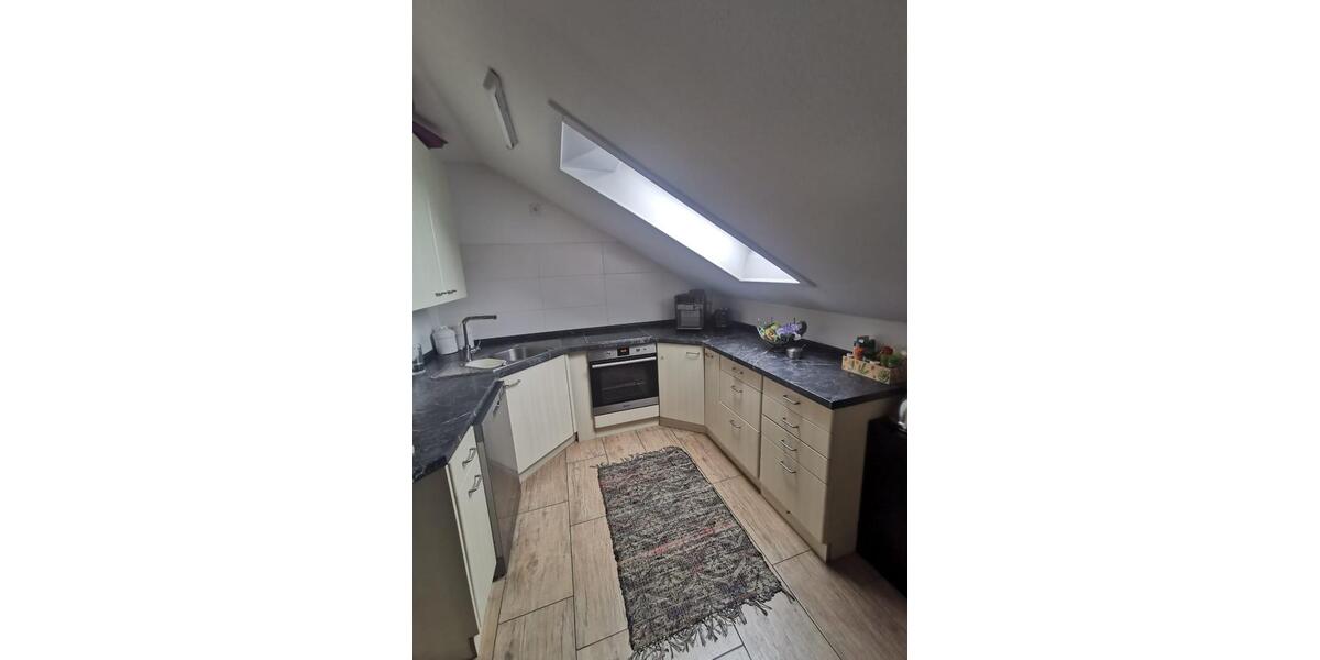 Dachgeschoßwohnung Leonberg - 3.5 Zimmer, 94 m&sup2;, 1.150&euro; | Angebot:26293156