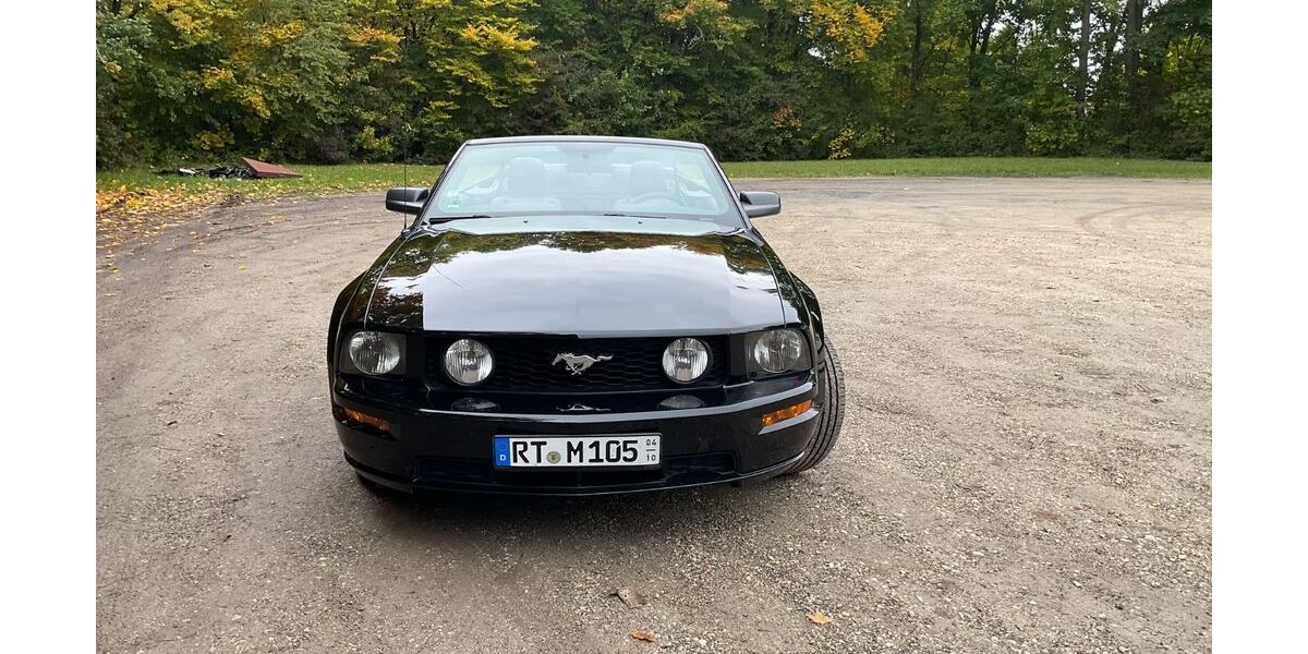 Ford Mustang 180.100 km 15.000 &euro; Riederich 72585