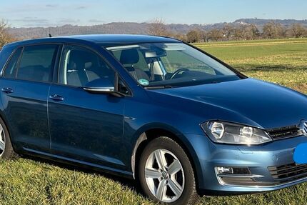 VW Golf 128.000 km 13.500 € Weissach imTal 71554