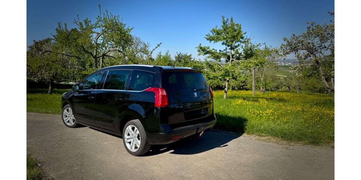 Peugeot 5008 263.000 km 5.990 &euro; Stuttgart 70771