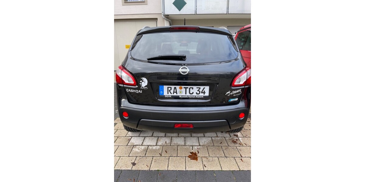 Nissan Qashqai 163.181 km 8.500 € Stuttgart 70173