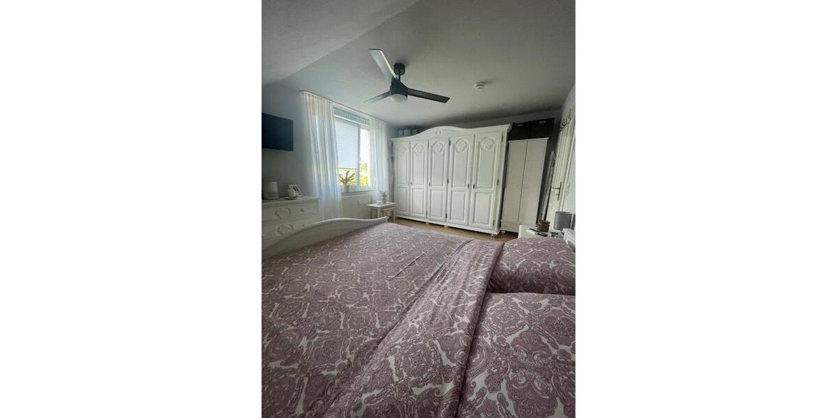 Dachgeschoßwohnung Renningen - 3.5 Zimmer, 75 m&sup2;, 390.000&euro; | Angebot:25644989