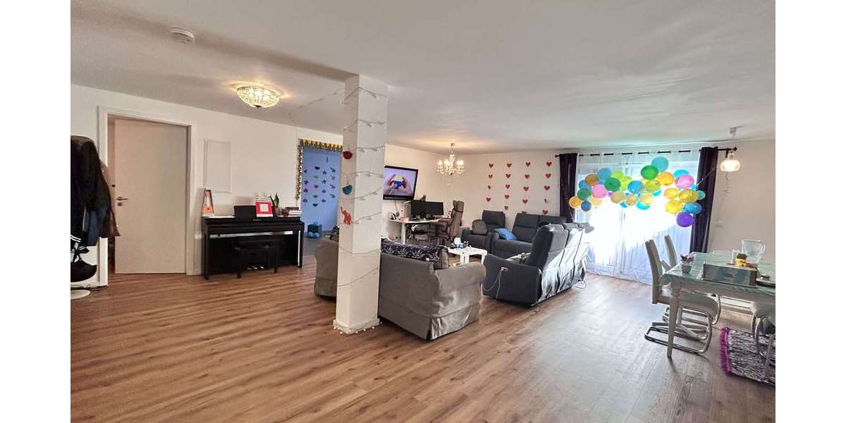 Etagenwohnung Markgröningen - 3 Zimmer, 100 m&sup2;, 1.330&euro; | Angebot:25257768