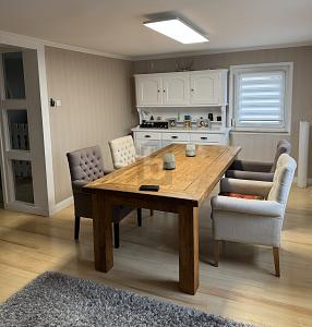 GRÜNE OASE MIT SAUNA & MEHREREN TERRASSEN - Einfamilienhaus Sindelfingen Darmsheim | Angebot:26151062