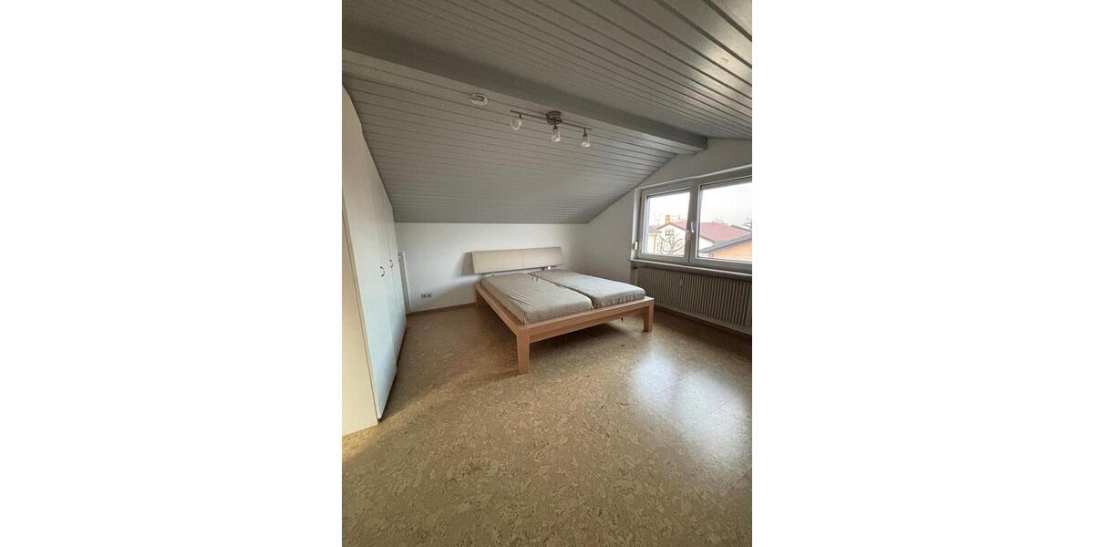Dachgeschoßwohnung Gärtringen - 2 Zimmer, 40 m&sup2;, 800&euro; | Angebot:24655718
