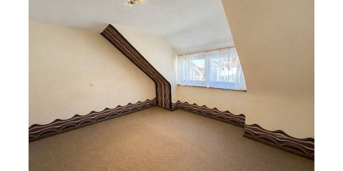 Mehrfamilienhaus, Wohnhaus Stuttgart Degerloch - 8 Zimmer, 181 m&sup2;, 749.000&euro; | Angebot:25836698