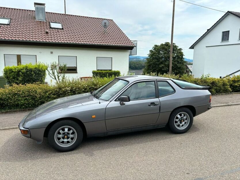 924