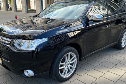 Mitsubishi Outlander 181.000 km 8.500 € Stuttgart 70191