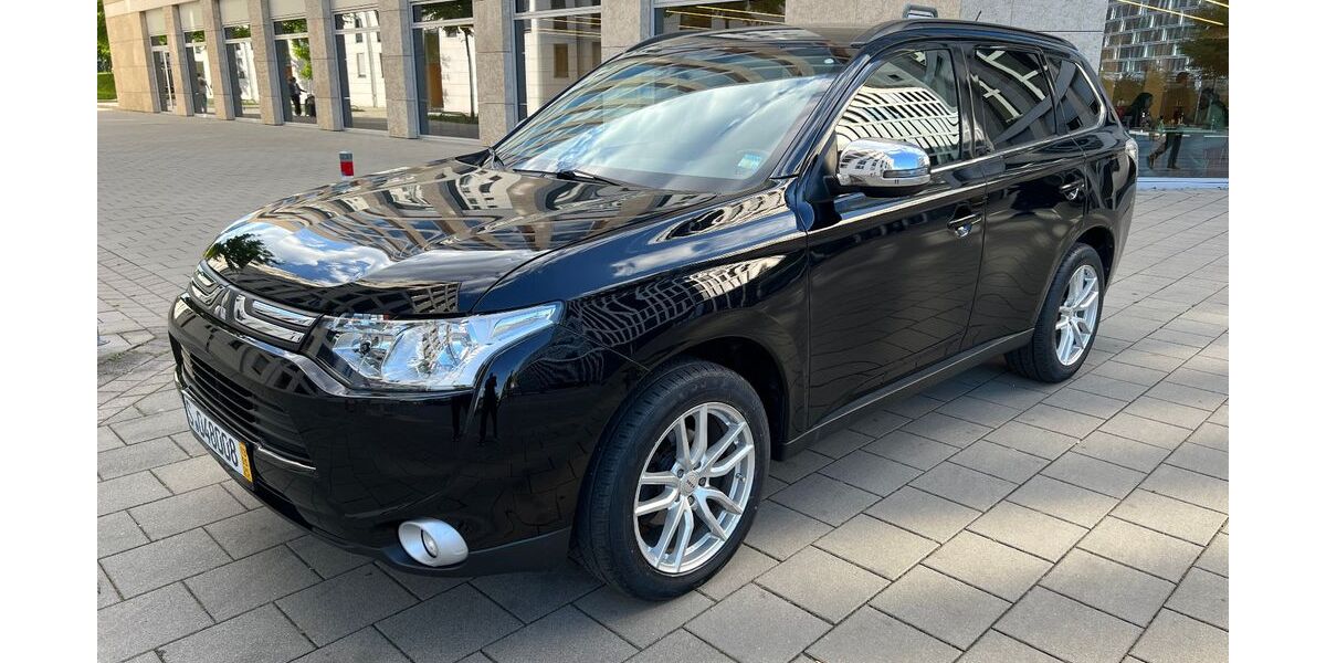 Mitsubishi Outlander 181.000 km 8.500 € Stuttgart 70191