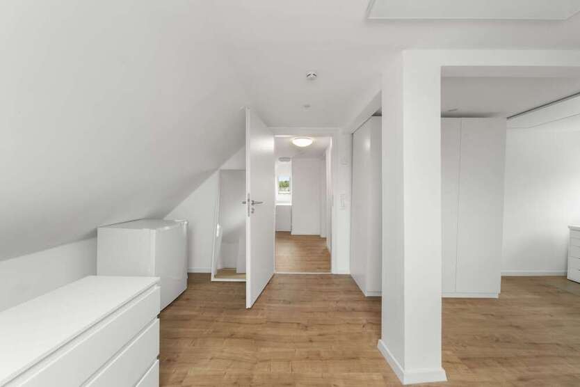 Wohnung zum Mieten in Zuffenhausen-Mitte 670 € 18 m²
