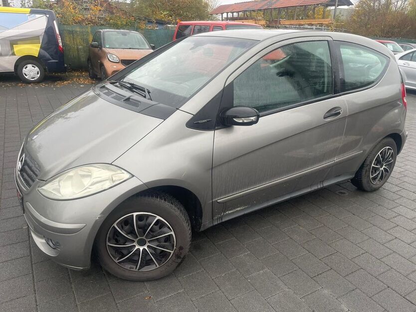 Mercedes-Benz A 150 211.233 km 990 € Tübingen-Bühl 72072