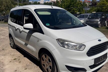 Ford Tourneo Courier 141.256 km 4.250 &euro; Stuttgart 70376