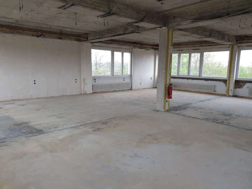 Büro in Bietigheim-Bissingen 1.862 € 266 m²