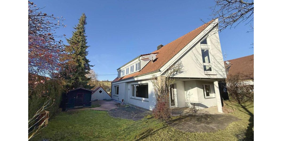 Einfamilienhaus Nürtingen - 5.5 Zimmer, 175 m&sup2;, 2.700&euro; | Angebot:24571134