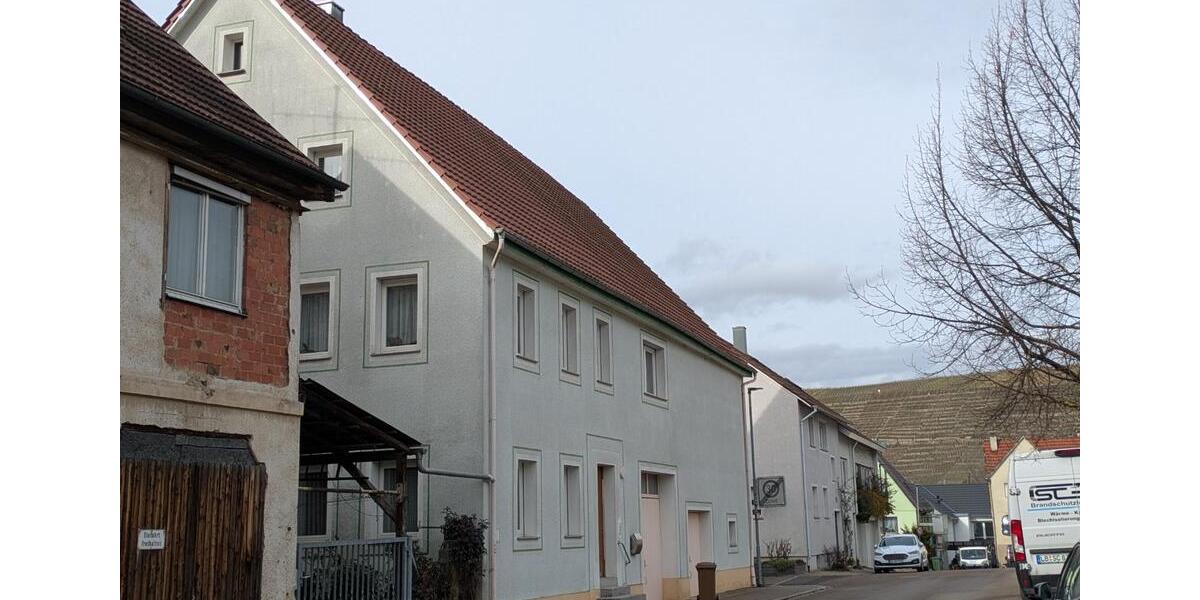 Bauernhaus, Landhaus Mundelsheim - 7 Zimmer, 130 m&sup2;, 1.100&euro; | Angebot:25047804
