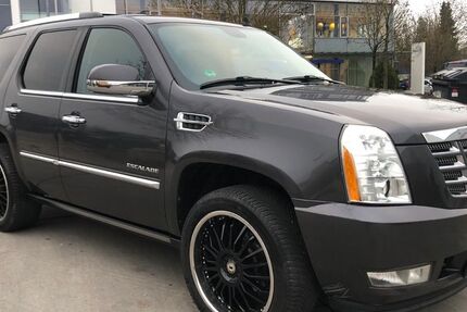 Cadillac Escalade 118.526 km 8.999 € Fellbach 70736
