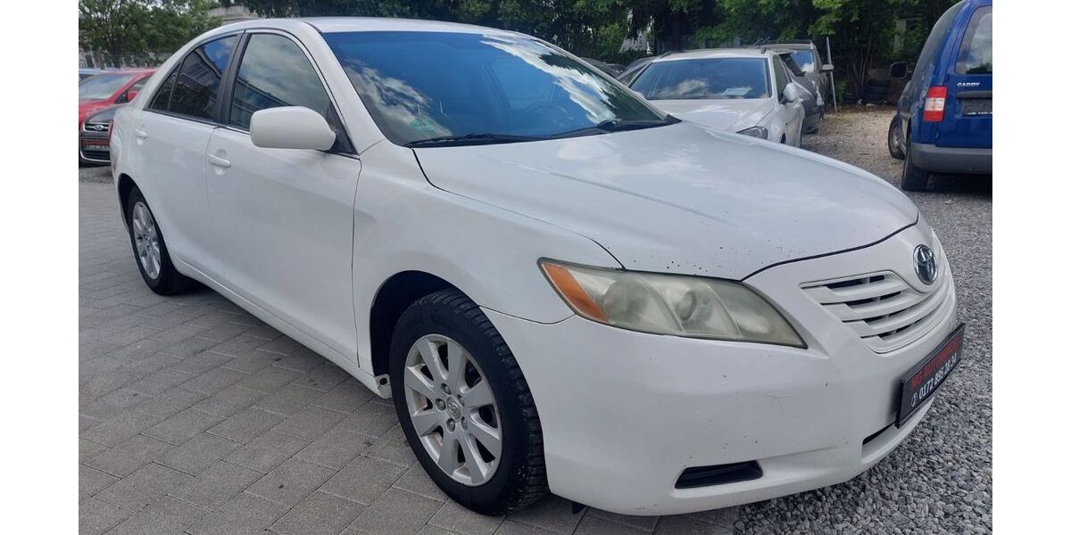 Toyota Camry 180.392 km 4.500 € Fellbach 70736